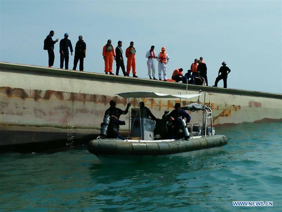 MALAYSIA-MALACCA STRAIT-VESSEL-CAPSIZED-RESCUE