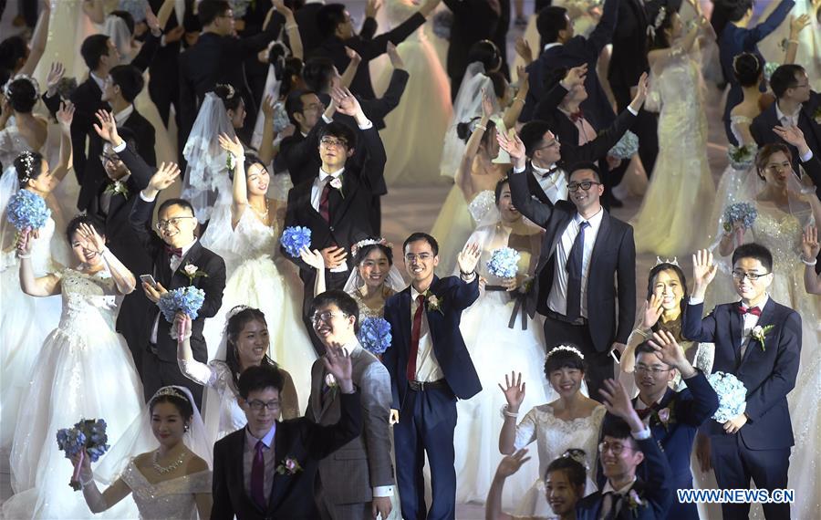 CHINA-ZHEJIANG-ZHEJIANG UNIVERSITY-GROUP WEDDING(CN)