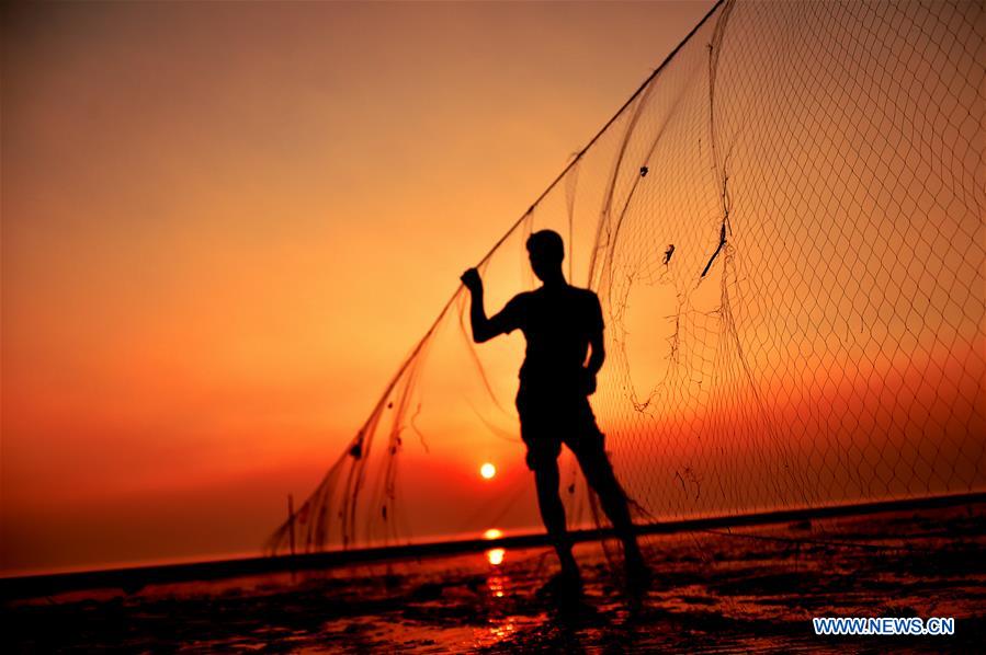 BANGLADESH-KUAKATA-BEACH-SUNSET