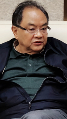 中央文史研究館館員、中國文聯原副主席、中國文藝評論家協會原主席、著名文藝評論家仲呈祥