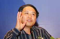 易憲容:經濟中速平穩增長 房價泡沫須擠掉