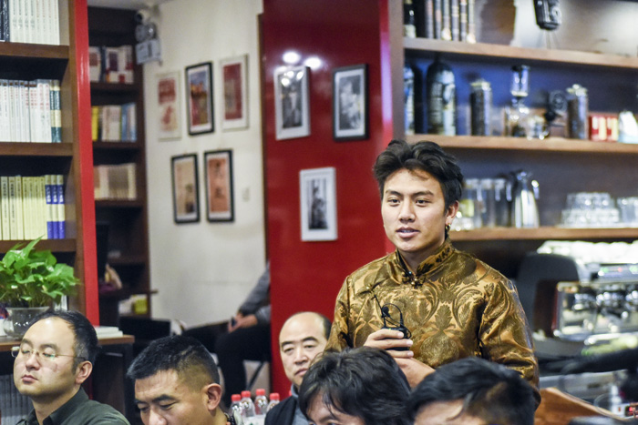 安久家族老八：我們的家族一直在做技藝的傳承，這是我們的使命，我們應(yīng)該承擔(dān)起來。希望能用我學(xué)到的知識，把我們家族的技藝推廣到更廣大的市場。