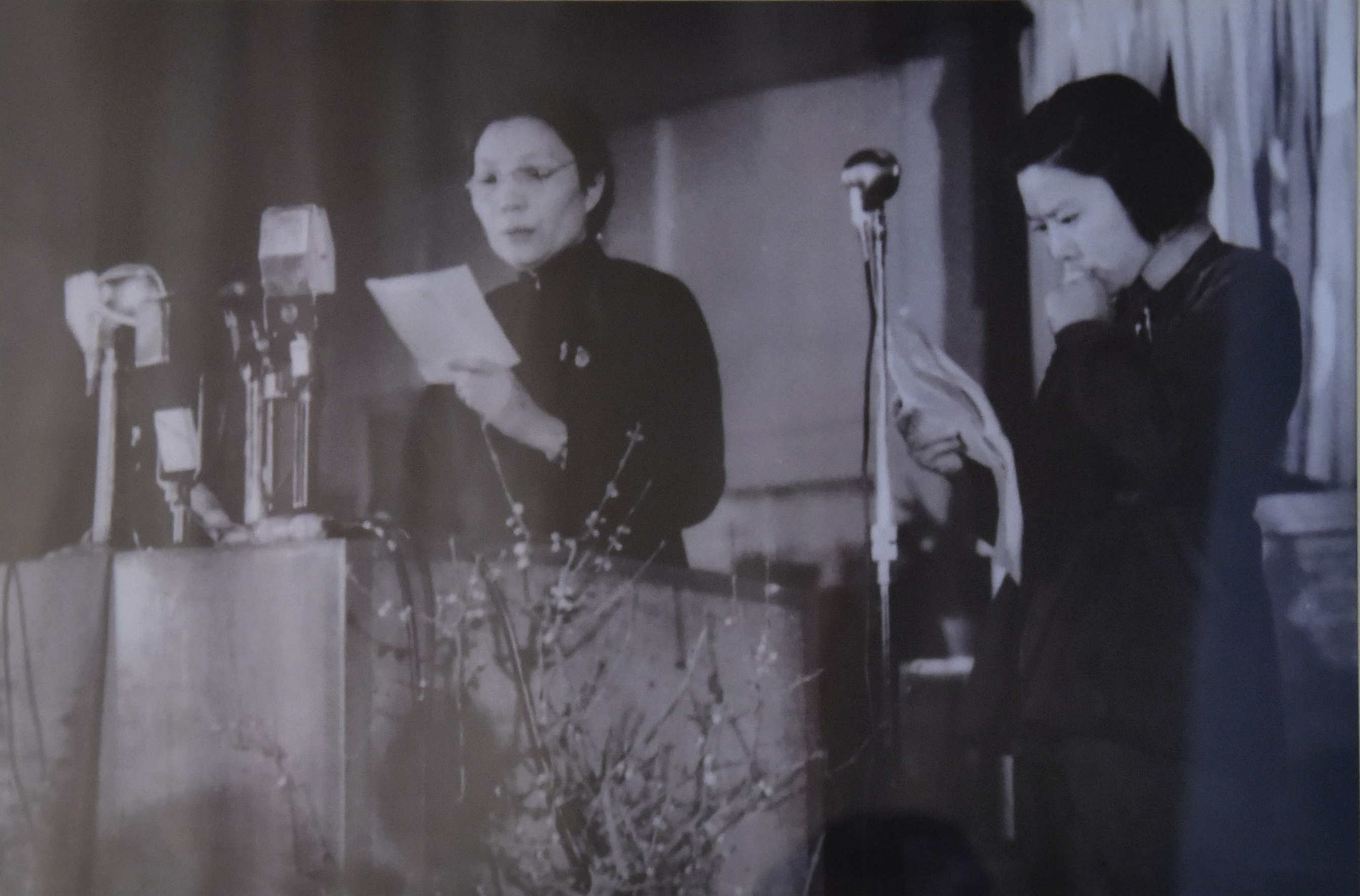 廣播無可借助，只能憑聲音抓住聽眾的注意力。你的聲音讓聽眾永遠忘不了，這是播音員的本事，也是職責。