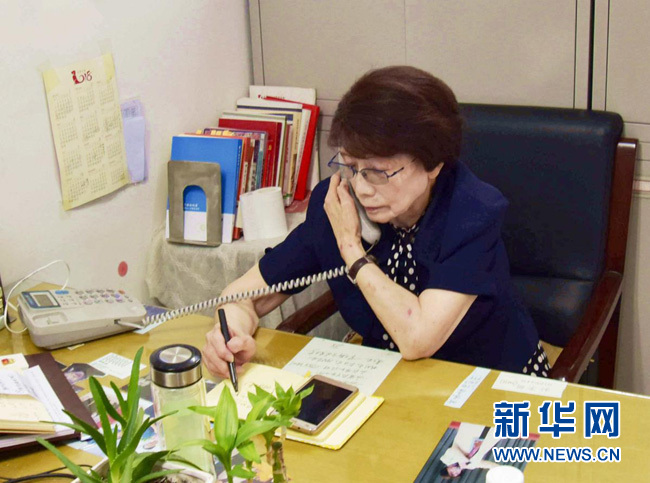 老年生活精力都放在教育上，健康秘訣是保持學習，簡單生活。