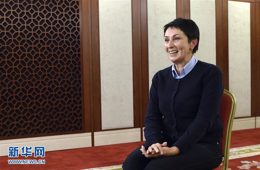 (圖文互動(dòng))(1)中國(guó)發(fā)展進(jìn)入新時(shí)代——9名外籍語言專家眼中的十九大報(bào)告