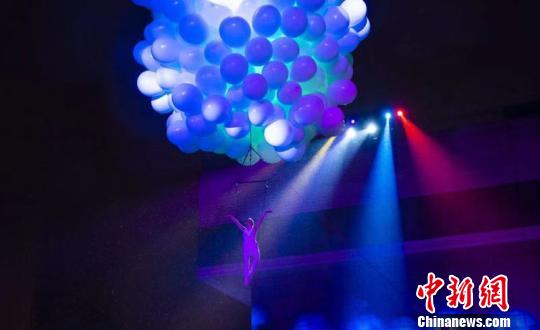 圖為燈光節(jié)現場。寧波文化廣場供圖 圖為燈光節(jié)現場。寧波文化廣場供圖