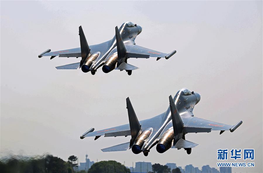 (新華全媒頭條·圖文互動(dòng))(5)戰(zhàn)鷹,為祖國奮飛——記空軍航空兵某旅旅長、特級(jí)飛行員郝井文