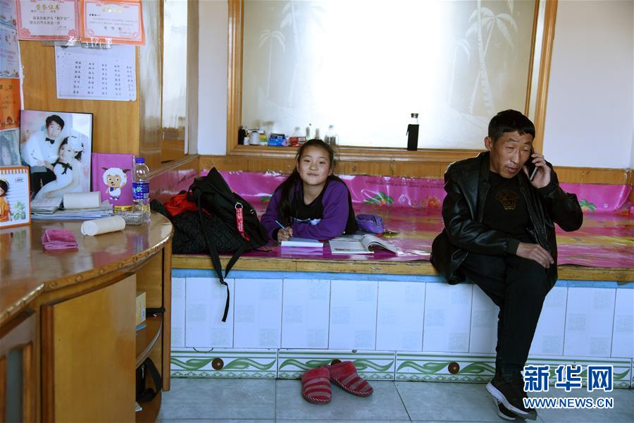 (在習(xí)近平新時(shí)代中國特色社會(huì)主義思想指引下——新時(shí)代新作為新篇章·圖文互動(dòng))(3)腳下有路 心中有志 生命有光——殘疾夫妻“跑贏”脫貧沖刺