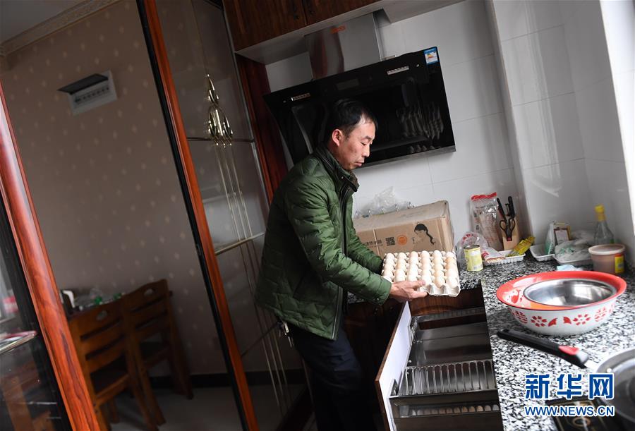 (新華全媒頭條·圖文互動(dòng))(7)春暉沐浴寶塔山——寫在延安各縣整體脫貧摘帽之際