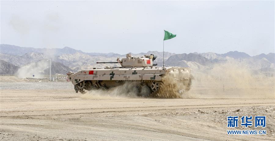 （圖文互動(dòng)）（2）“國際軍事比賽-2019”：中國參賽隊(duì)刷新“蘇沃洛夫突擊”步戰(zhàn)車組單車賽紀(jì)錄