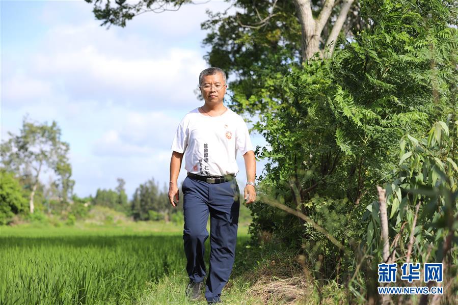（不忘初心、牢記使命·圖文互動）（3）“上天入地”也要帶領(lǐng)鄉(xiāng)親脫貧——記廣東那毛村駐村第一書記彭彬