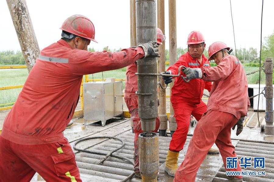 （圖文互動）（3）當好標桿旗幟 建設百年油田——寫在大慶油田發現60周年之際