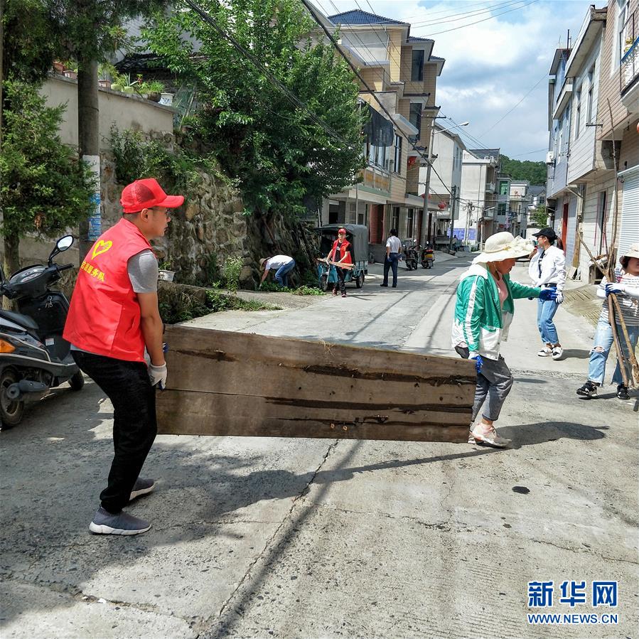 (新華全媒頭條·時代先鋒·圖文互動)(4)換得秋實一夏花——追記基層青年紀檢監察干部李夏