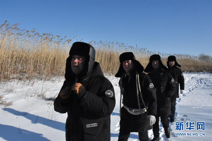 （圖文互動）（1）“極地”光明衛士點亮萬家小康路