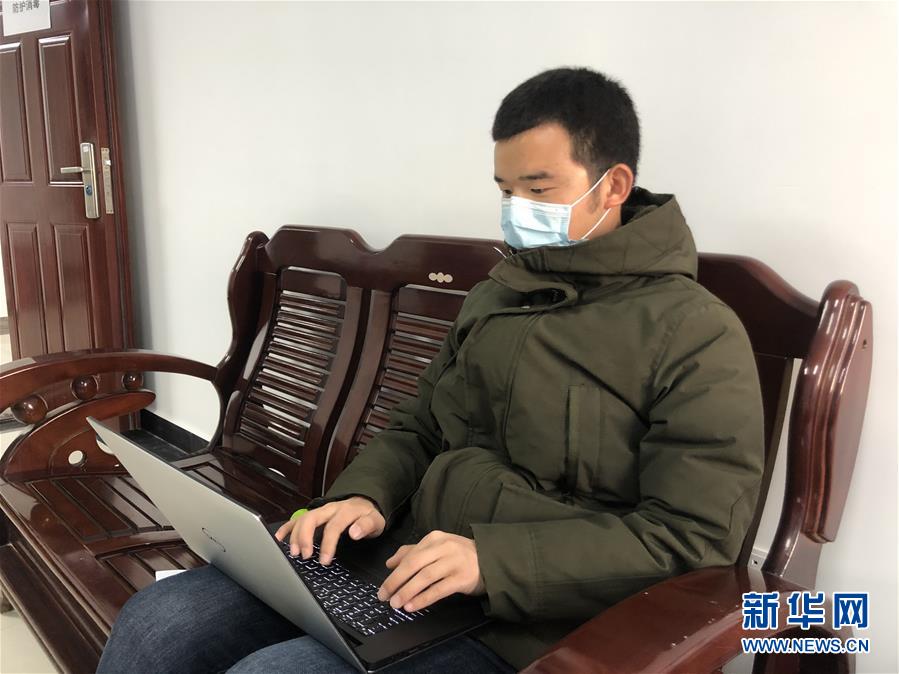 （新華全媒頭條配圖·圖文互動）（11）戰“疫”的一天——新華社記者直擊湖北保衛戰