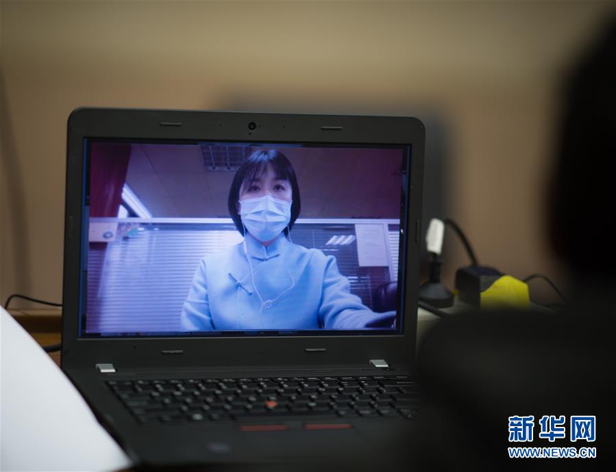 （新華全媒頭條配圖·圖文互動）（13）戰“疫”的一天——新華社記者直擊湖北保衛戰