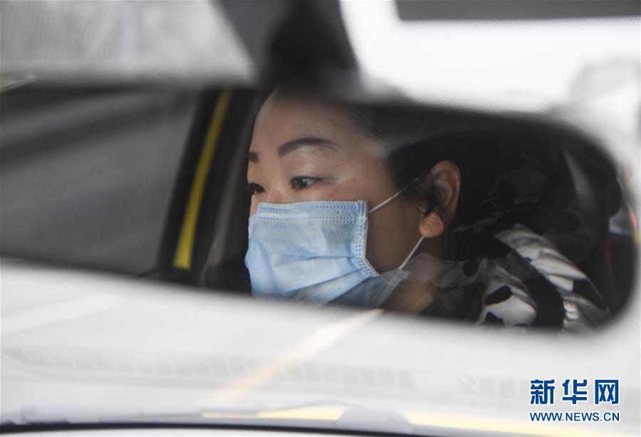 (聚焦疫情防控·圖文互動)(1)“讓醫(yī)務(wù)人員無后顧之憂!”——重慶志愿者“守護”千余名一線醫(yī)護人員家屬見聞