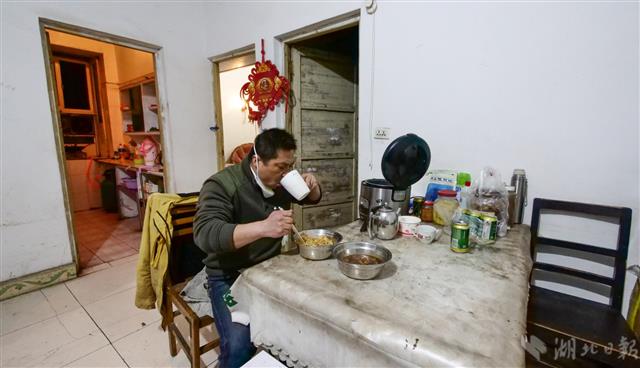 2082852_(新媒體組圖附視頻)應急車隊司_5.jpg 2082852_(新媒體組圖附視頻)應急車隊司_5.jpg