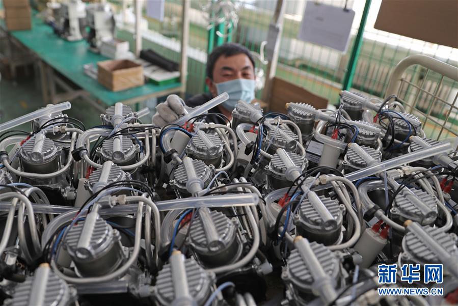 (聚焦疫情防控·圖文互動)(10)團結(jié)起來!我們?nèi)f眾一心!——中國抗疫人民力量的生動實踐