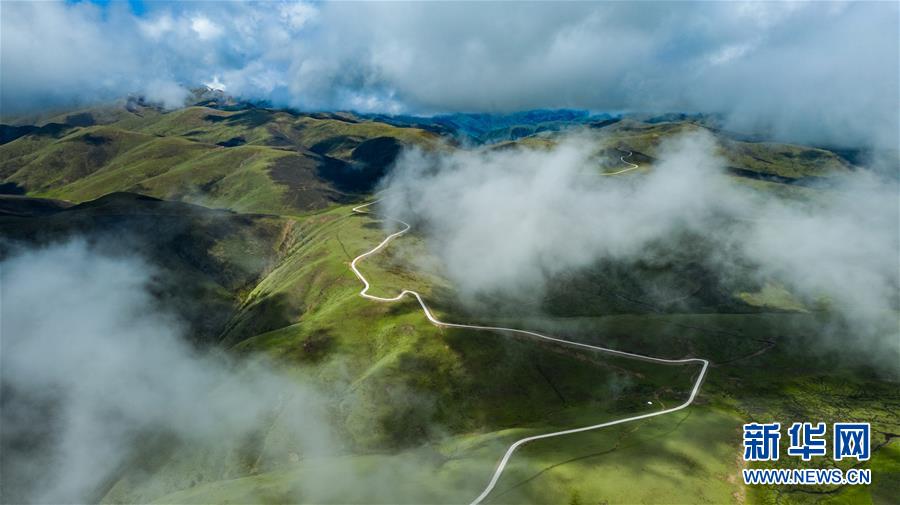 (圖文互動)(3)雪山草地展新貌——四川阿壩州脫貧奔小康紀實