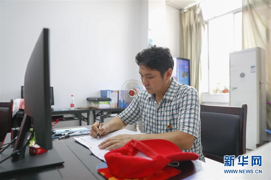 (防汛抗洪·一線人物·圖文互動)(6)“硬漢”傅山祥