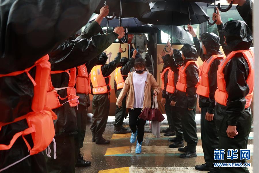 (防汛抗洪·圖文互動)(4)哪里有需要就戰斗在哪里——武警安徽總隊黃山支隊抗洪搶險記事
