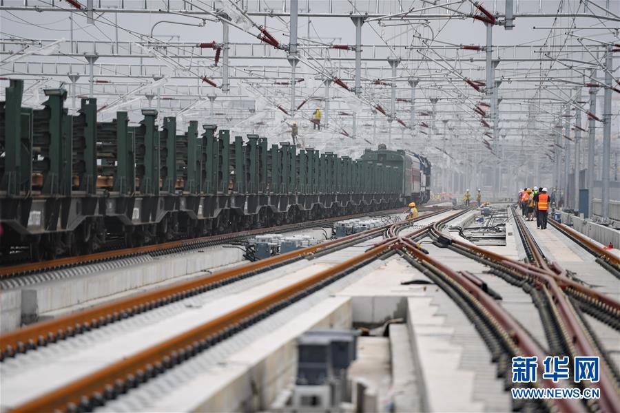 (新華全媒頭條·圖文互動)(2)“1毫米”之內的智慧與引領——寫在智能高鐵京雄城際全線軌道貫通之際