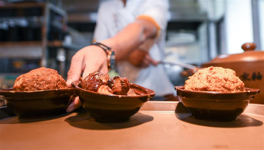 （在習(xí)近平新時(shí)代中國(guó)特色社會(huì)主義思想指引下——新時(shí)代新作為新篇章·習(xí)近平總書(shū)記關(guān)切事·圖文互動(dòng)）（2）讓“舌尖上的節(jié)約”成為習(xí)慣——全社會(huì)營(yíng)造浪費(fèi)可恥、節(jié)約為榮的氛圍掃描