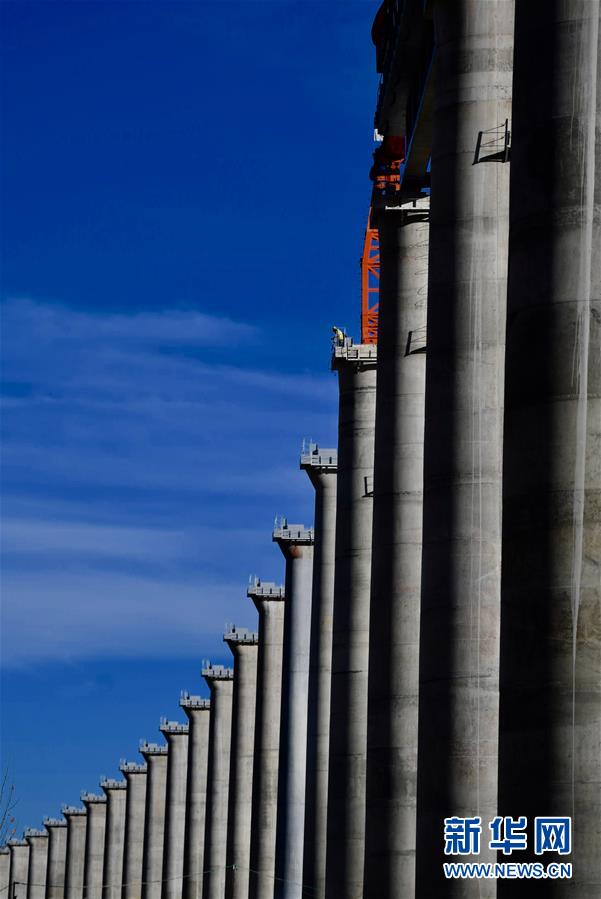 (新華全媒頭條·圖文互動)(11)闊步走在新時(shí)代康莊大道上——以習(xí)近平同志為核心的黨中央關(guān)心西藏工作紀(jì)實(shí)