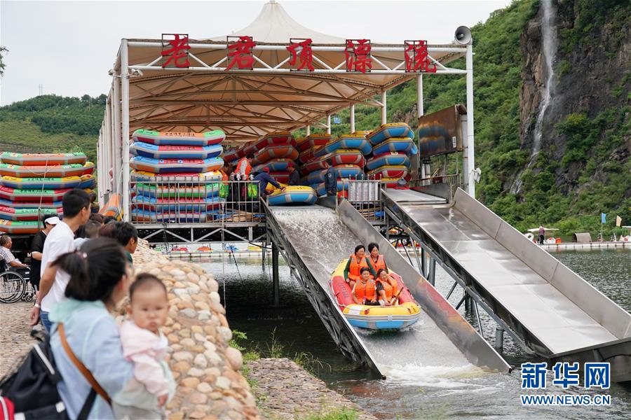 (新華全媒頭條·走向我們的小康生活·圖文互動)(6)長城腳下,小康村串成“珍珠鏈”