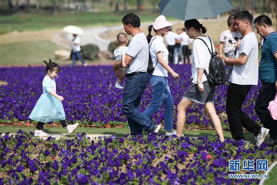 (新華全媒頭條·圖文互動(dòng))(6)大美中國(guó)看活力——來(lái)自國(guó)慶黃金周的一線(xiàn)觀察
