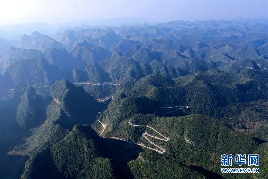 (新華全媒頭條·圖文互動)(1)決戰(zhàn)千山萬弄間——廣西“極貧角落”最后攻堅記