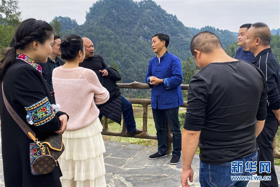 （在習近平新時代中國特色社會主義思想指引下——新時代新作為新篇章·習近平總書記關(guān)切事·圖文互動）（1）精準扶貧7年，十八洞村“長”出10余種新職業(yè)