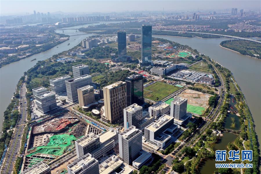 (新華全媒頭條·五中全會精神在基層·圖文互動)(7)奮發新青年 逐夢新征程——各地青年學習貫徹落實五中全會精神觀察