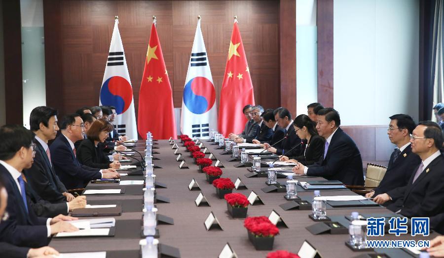 7月4日,國家主席習近平在首爾會見韓國總理鄭烘原。 新華社記者謝環馳攝 7月4日,國家主席習近平在首爾會見韓國總理鄭烘原。 新華社記者謝環馳攝