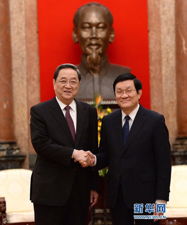 12月25日至27日，中共中央政治局常委、全國政協主席俞正聲對越南進行正式訪問。這是12月26日，俞正聲在河內會見越南國家主席張晉創。 新華社記者馬占成攝