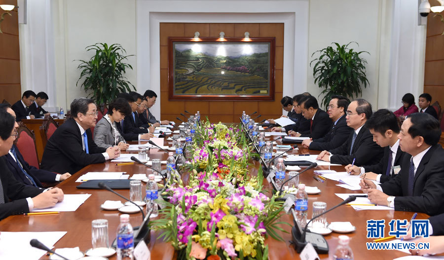 12月25日至27日，中共中央政治局常委、全國政協主席俞正聲對越南進行正式訪問。這是12月26日，俞正聲在河內與越南祖國陣線主席阮善仁舉行會談。 新華社記者馬占成攝