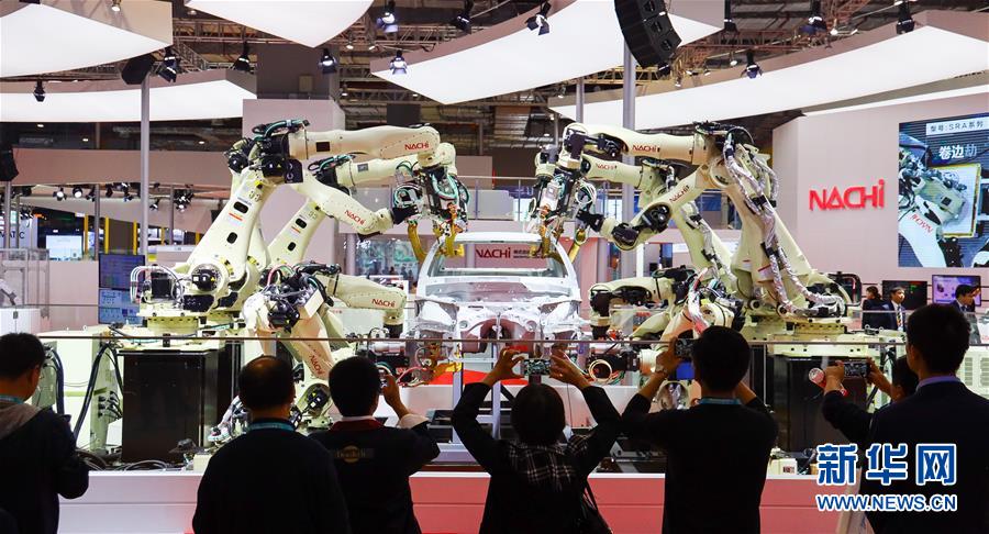 (新華全媒頭條·聚焦進口博覽會·圖文互動)(2)匯聚世界經(jīng)濟前行的浩蕩潮流——從首屆中國國際進口博覽會看全球合作發(fā)展新趨勢