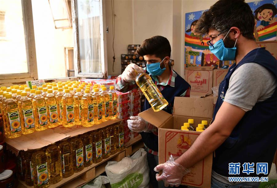 (國(guó)際疫情·圖文互動(dòng))(6)通訊:疫情中,那抹笑容最難忘——記向困難家庭發(fā)放愛(ài)心包裹的敘利亞青年志愿者