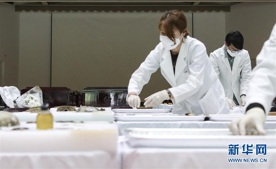 (國(guó)際)(2)第七批在韓中國(guó)人民志愿軍烈士遺骸裝殮儀式舉行