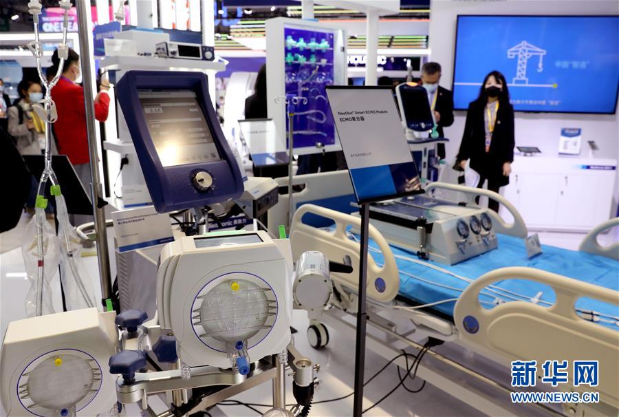 (第三屆進博會·圖文互動)(10)新疫苗、新療法,進博會最“火爆”展區(qū)見聞