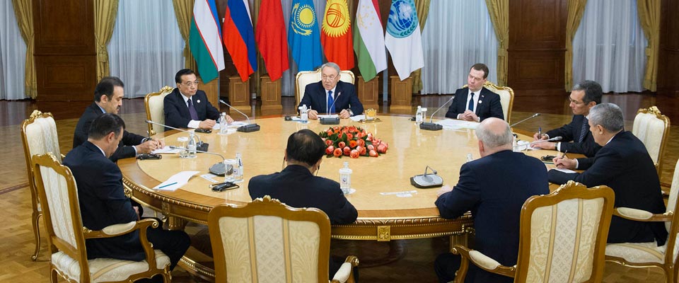 納扎爾巴耶夫集體會見上海合作組織成員國總理、秘書長和地區(qū)反恐怖機構(gòu)執(zhí)委會主任